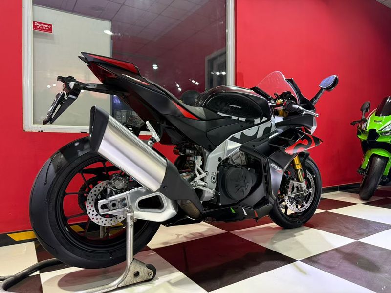二手阿普利亚RSV4