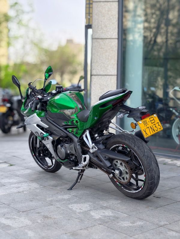 二手贝纳利龙卷风 Tornado 252R