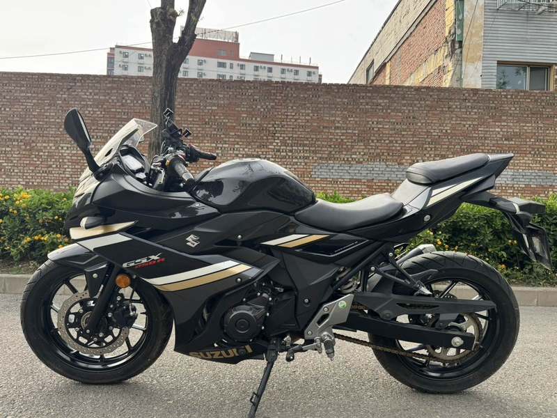 二手豪爵铃木GSX250R