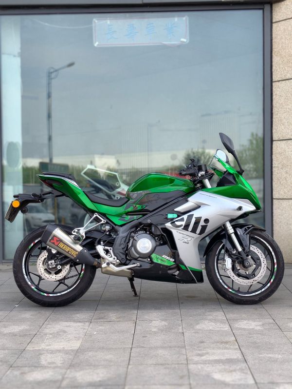 二手贝纳利龙卷风 Tornado 252R