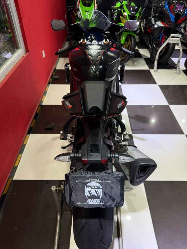 二手阿普利亚RSV4