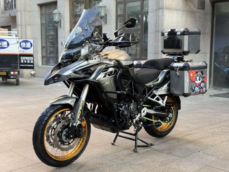 二手贝纳利金鹏 TRK502