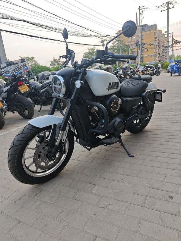 二手QJMOTOR闪300