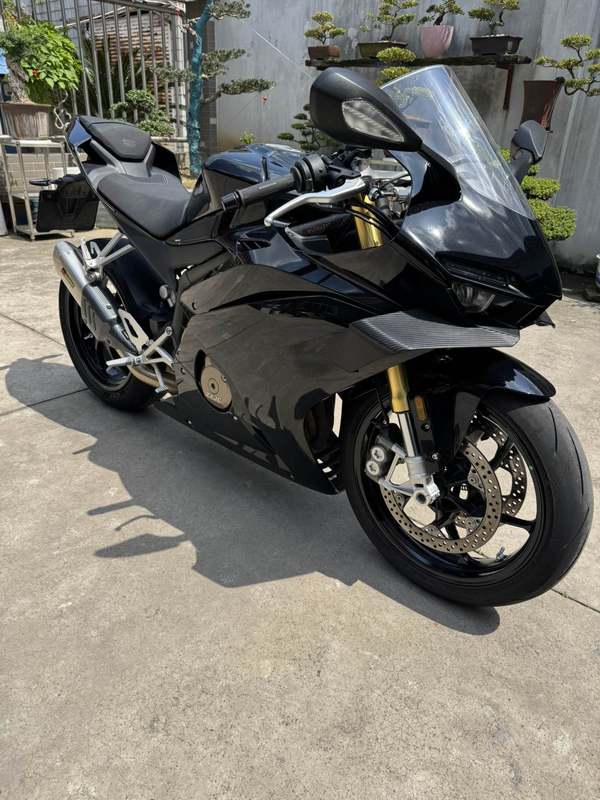 二手张雪机车500RR