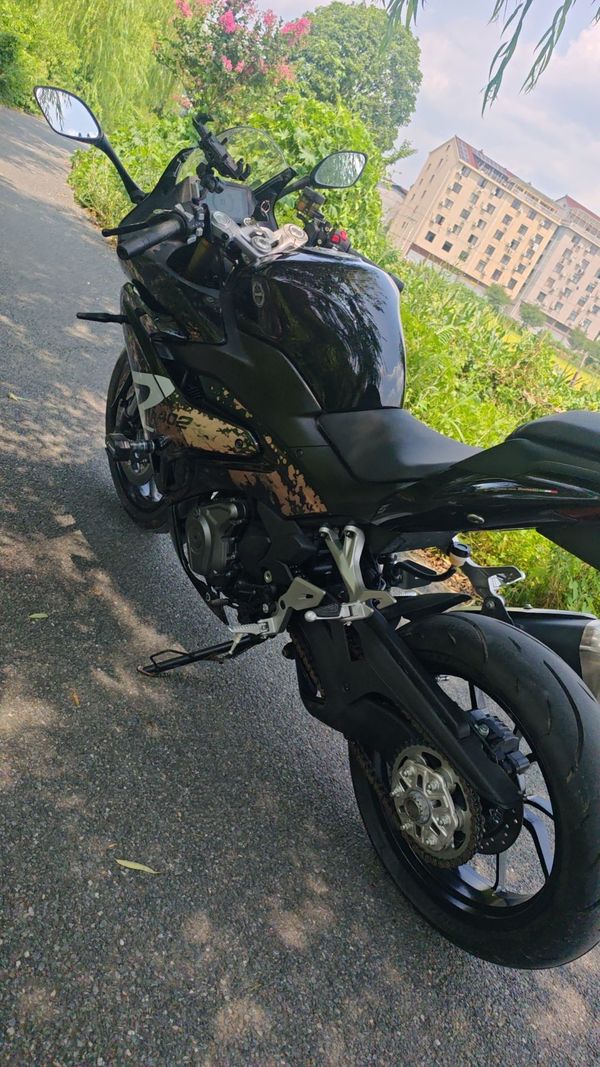 二手贝纳利龙卷风 Tornado 402R