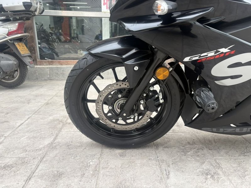 二手豪爵铃木GSX250R