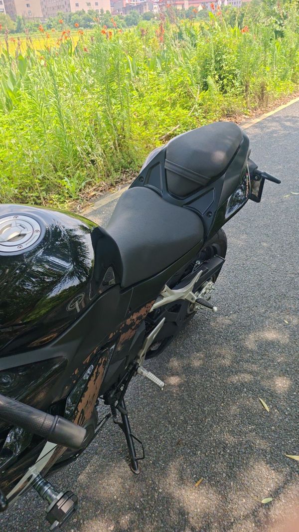 二手贝纳利龙卷风 Tornado 402R