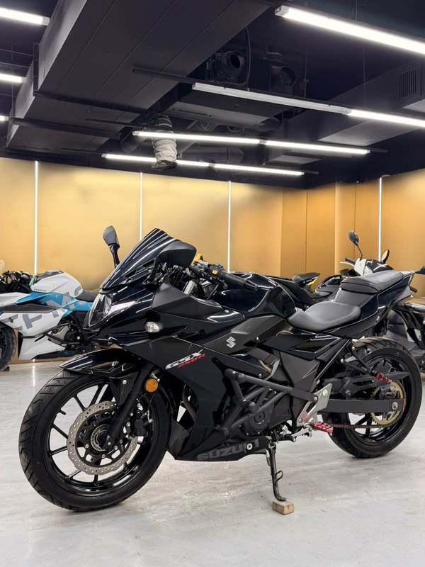 二手豪爵铃木GSX250R