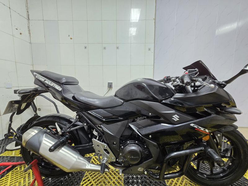 二手豪爵铃木GSX250R