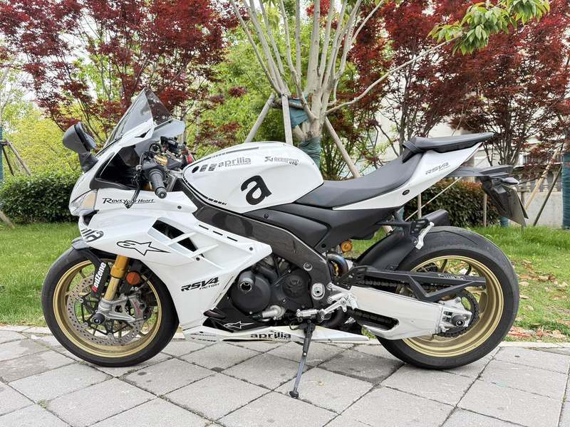 二手阿普利亚RSV4