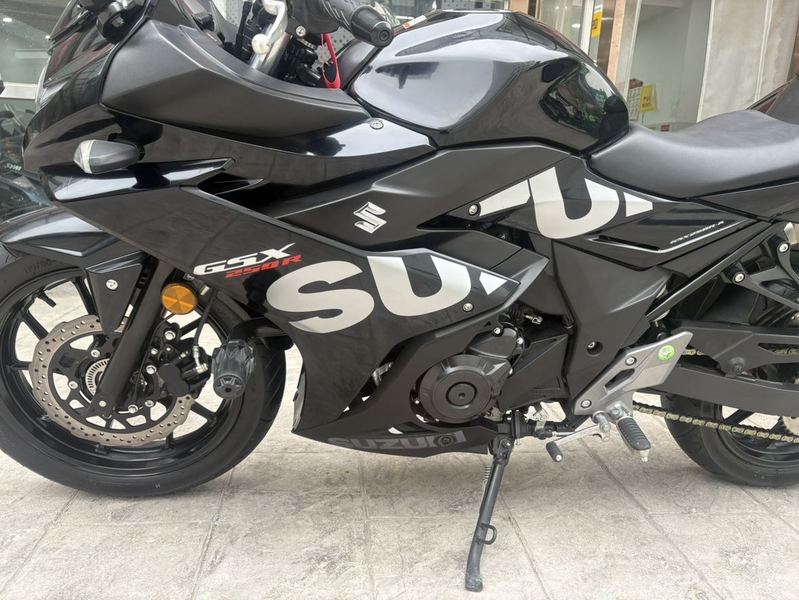 二手豪爵铃木GSX250R