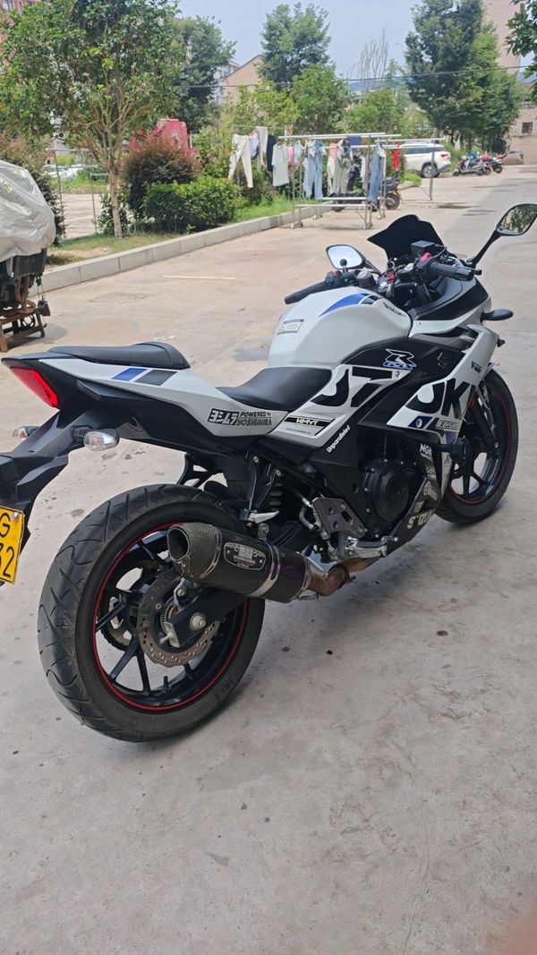 二手豪爵铃木GSX250R