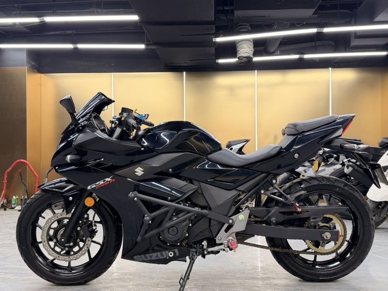 二手豪爵铃木GSX250R