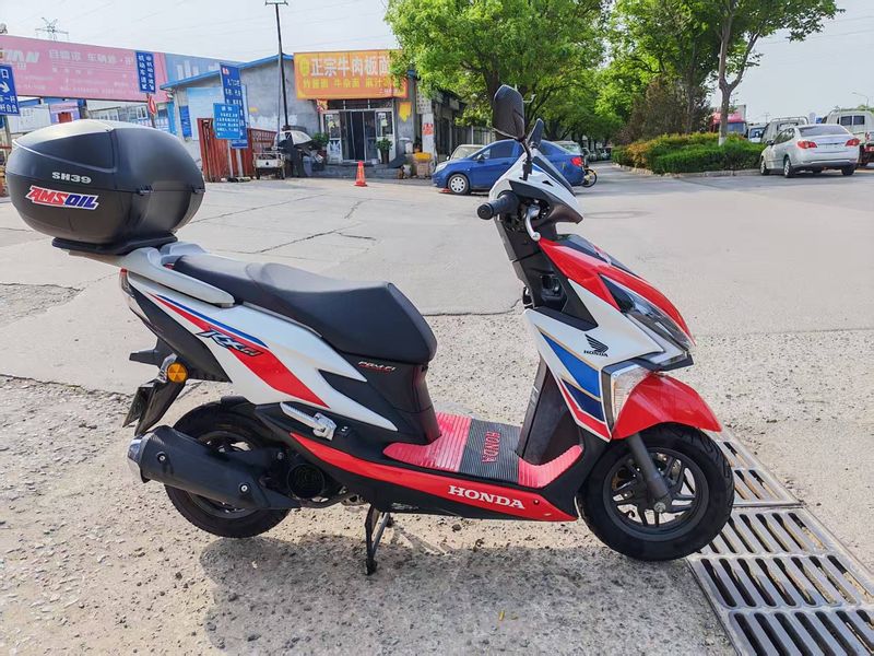 二手新大洲本田裂行 RX125Fi