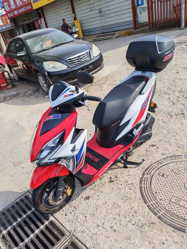 二手新大洲本田裂行 RX125Fi