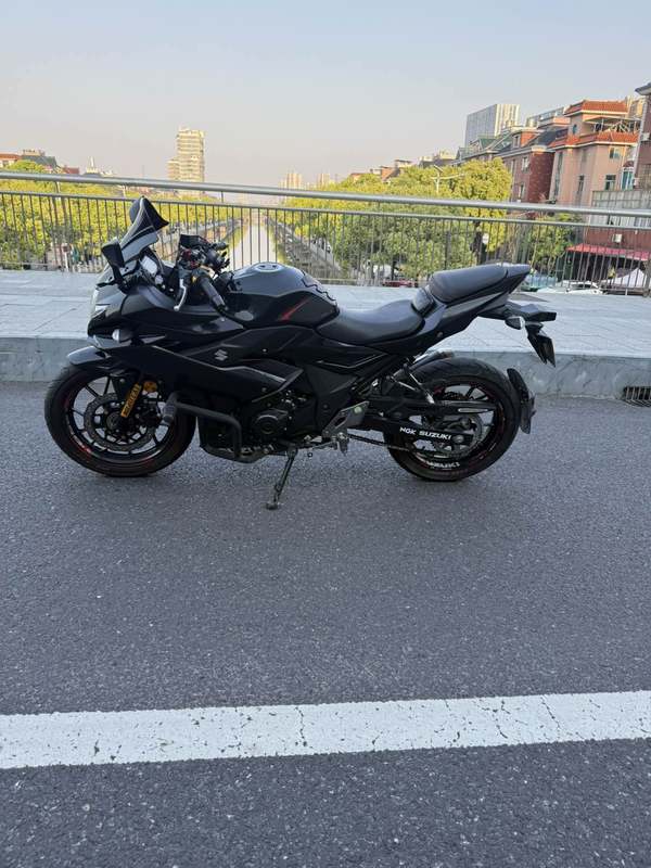 二手豪爵铃木GSX250R