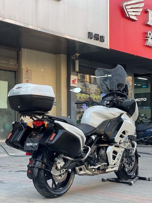 二手贝纳利600GC