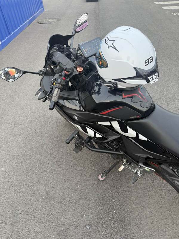 二手豪爵铃木GSX250R