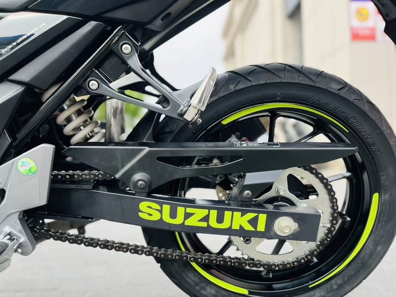 二手豪爵铃木GSX250R