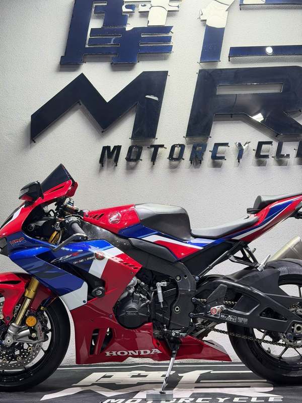 二手本田CBR 1000 RR-R