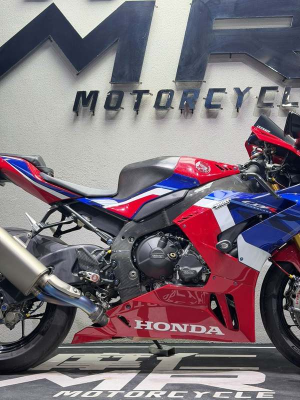 二手本田CBR 1000 RR-R