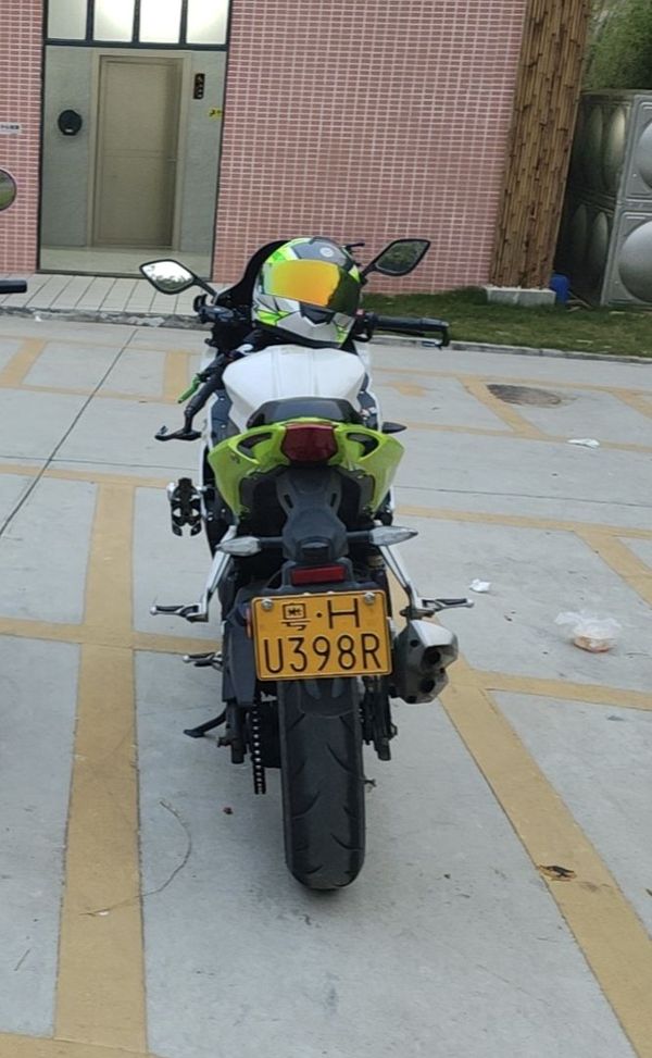 二手贝纳利龙卷风 Tornado 302R