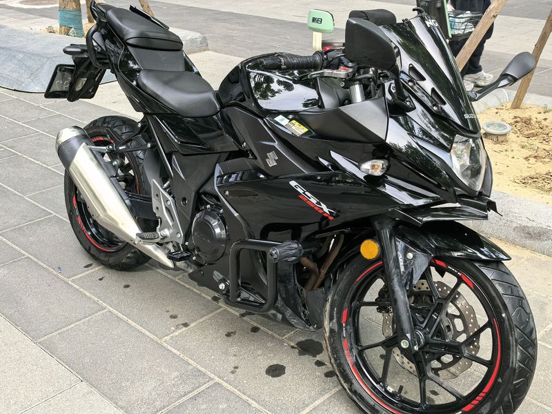 二手豪爵铃木GSX250R