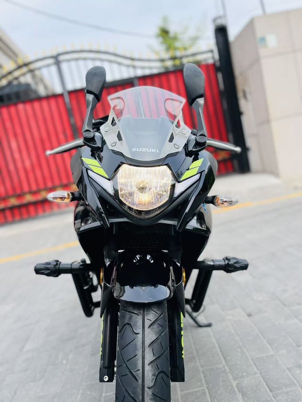 二手豪爵铃木GSX250R