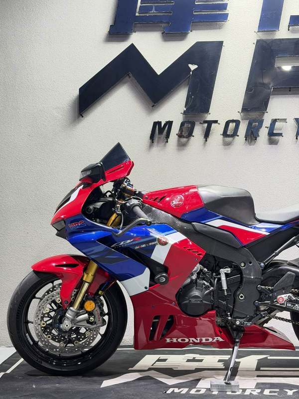 二手本田CBR 1000 RR-R
