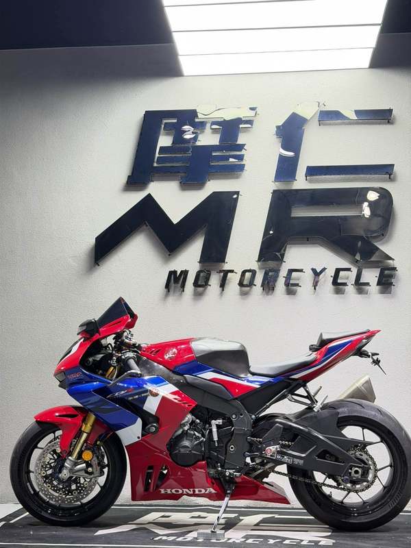 二手本田CBR 1000 RR-R