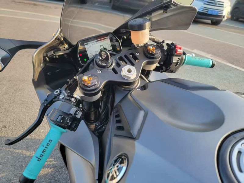 二手雅马哈YZF-R1