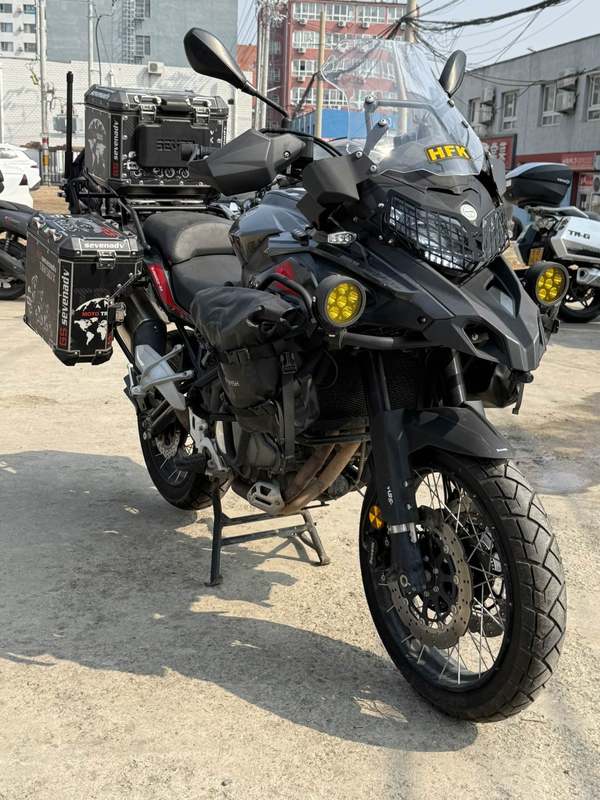二手贝纳利金鹏 TRK502