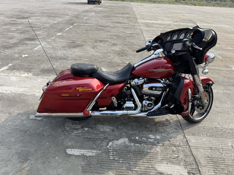 二手哈雷戴维森大道滑翔 Street Glide