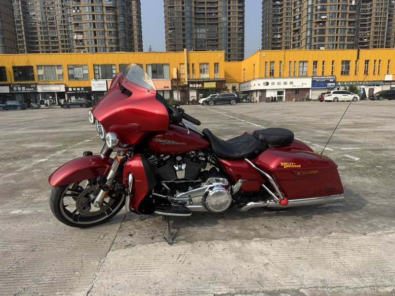 二手哈雷戴维森大道滑翔 Street Glide