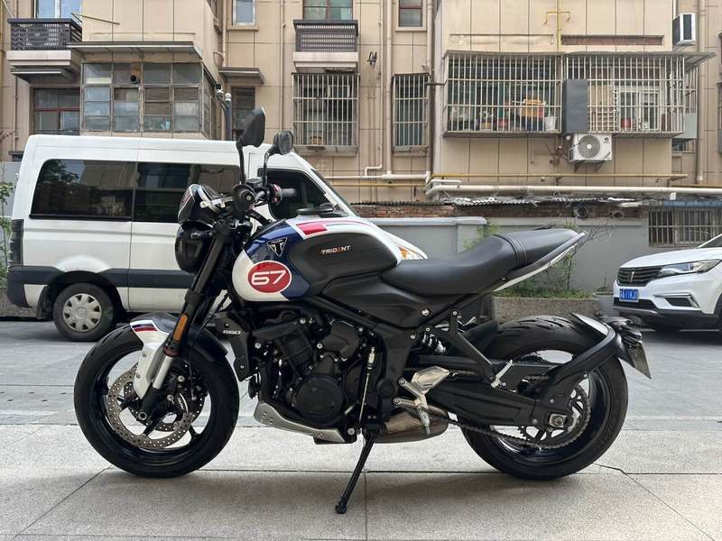 二手凯旋Trident 660