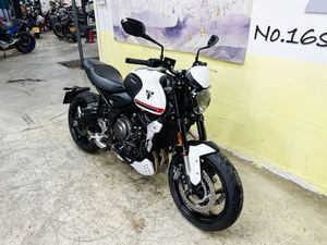 二手凯旋Trident 660