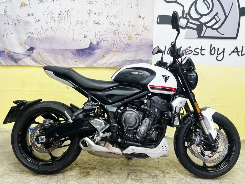 二手凯旋Trident 660