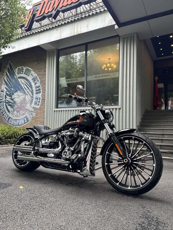 二手哈雷戴维森突破者 Breakout