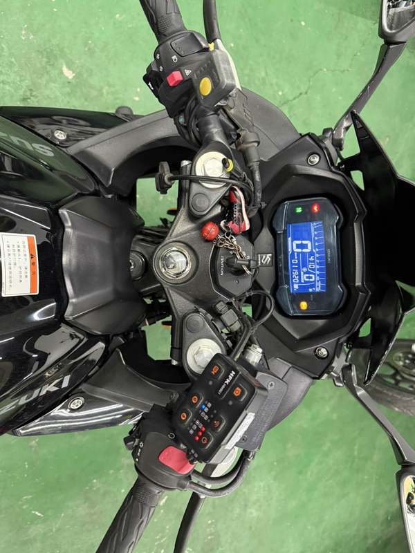 二手豪爵铃木GSX250R