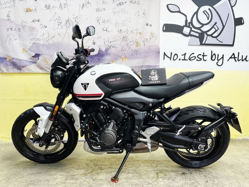 二手凯旋Trident 660