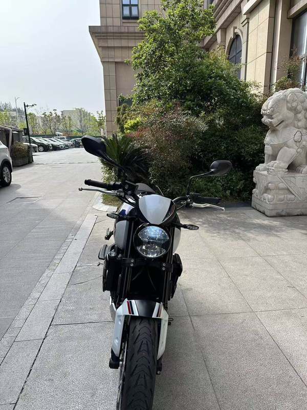 二手凯旋Trident 660