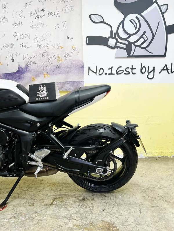 二手凯旋Trident 660