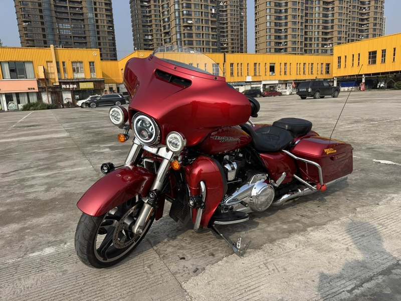 二手哈雷戴维森大道滑翔 Street Glide