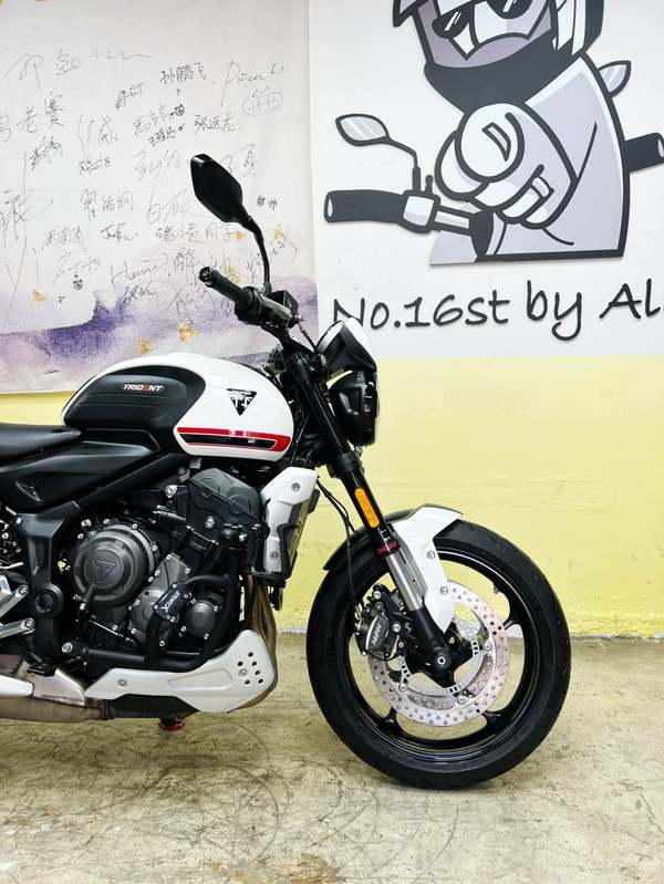 二手凯旋Trident 660