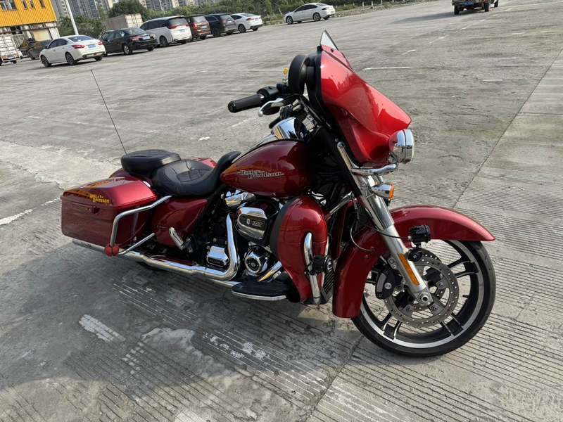 二手哈雷戴维森大道滑翔 Street Glide