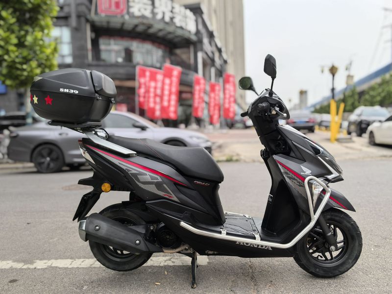 二手新大洲本田裂行 RX125Fi