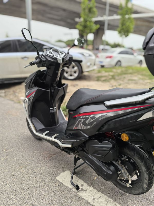 二手新大洲本田裂行 RX125Fi