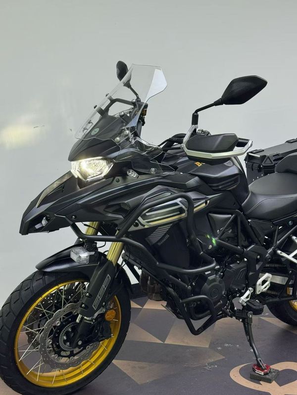 二手贝纳利TRK552