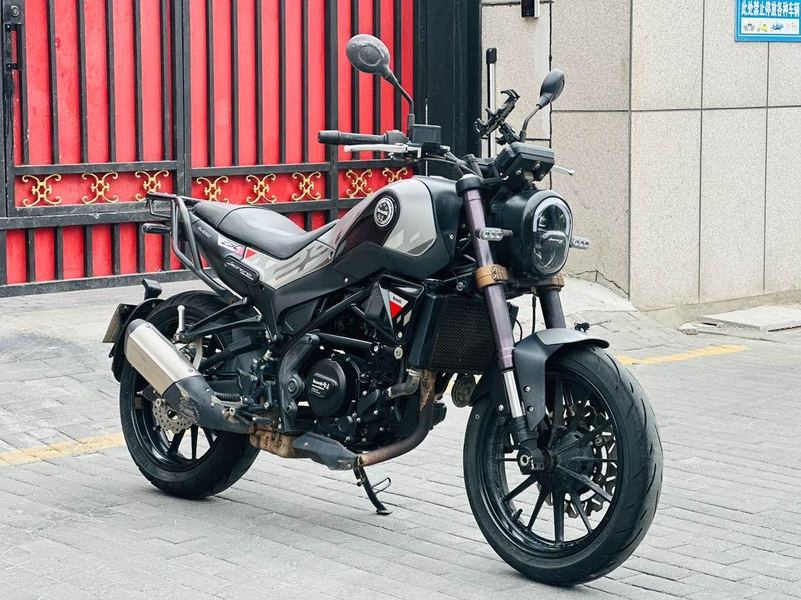 二手贝纳利幼狮 Leoncino 250