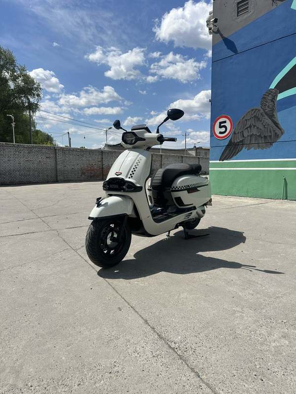 二手维多利亚Sixties 250Si